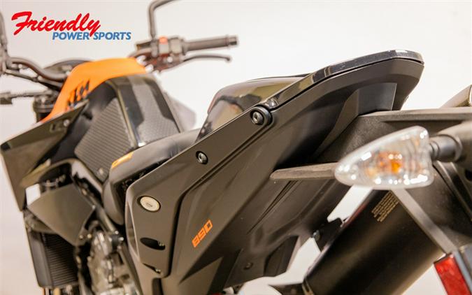 2022 KTM Duke 890