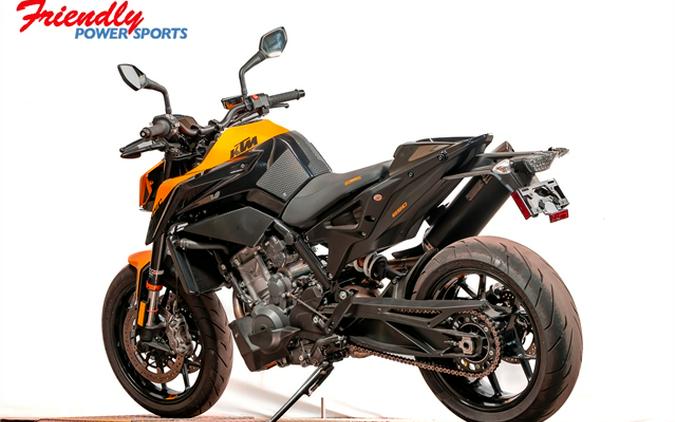 2022 KTM Duke 890