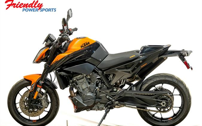 2022 KTM Duke 890