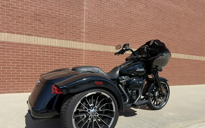 2024 Harley-Davidson® Road Glide® 3 Vivid Black Black Trim