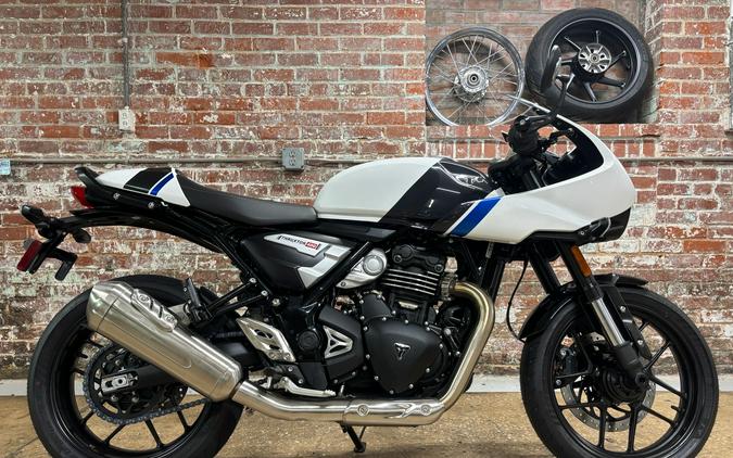 2026 Triumph Thruxton 400