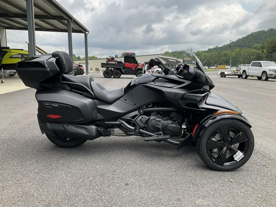 2023 Can-Am® Spyder F3 Limited Dark Wheels