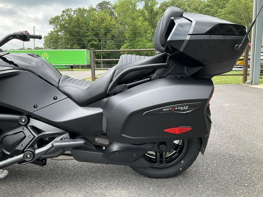 2023 Can-Am® Spyder F3 Limited Dark Wheels