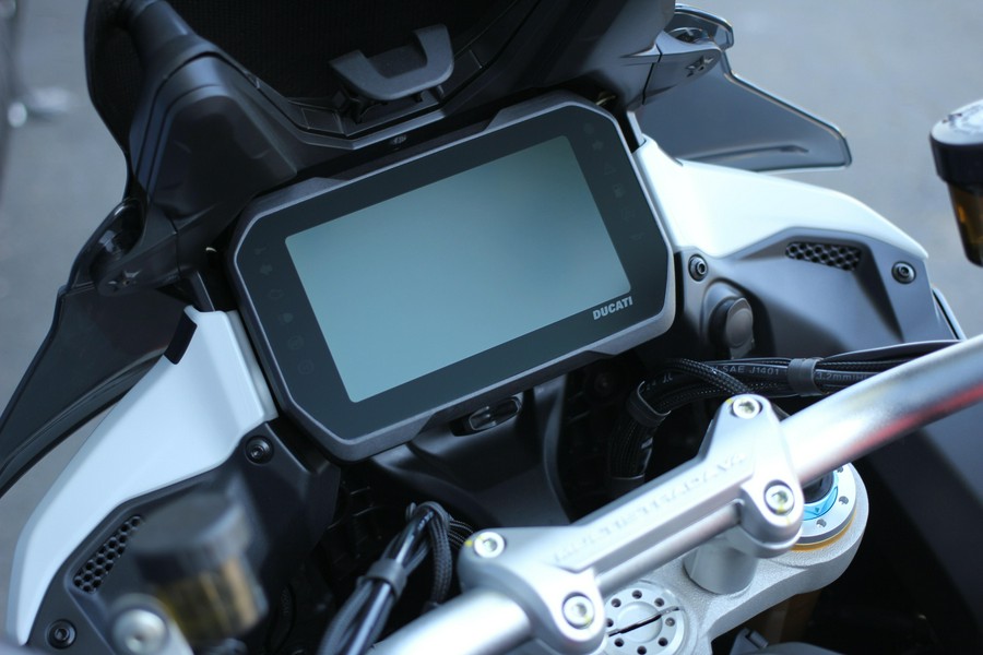 2025 Ducati Multistrada V4 RS