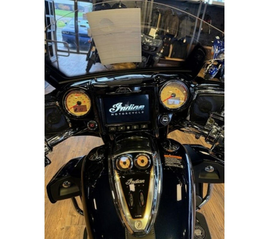 2025 Indian Roadmaster Elite Springfield Blue Candy