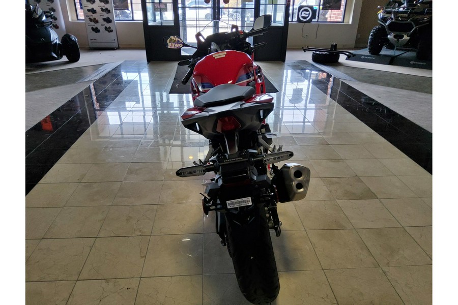 2025 Honda CBR500R ABS