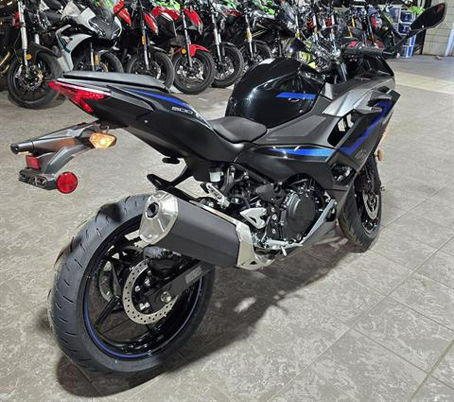 2025 Kawasaki Ninja® 500 SE ABS