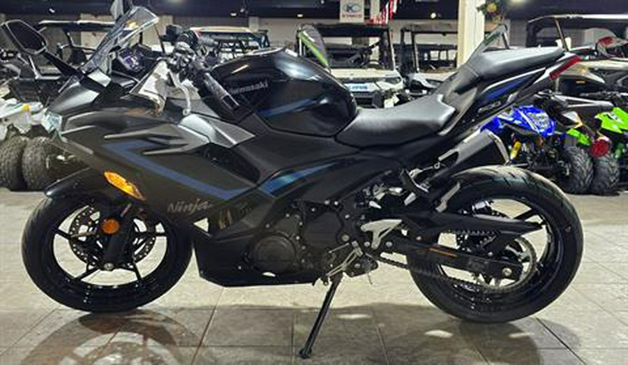 2025 Kawasaki Ninja® 500 SE ABS