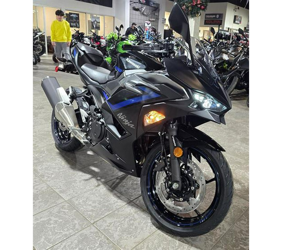 2025 Kawasaki Ninja® 500 SE ABS