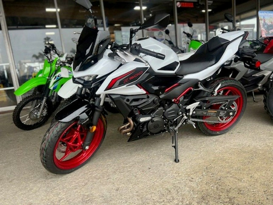 2026 Kawasaki Z500 SE ABS