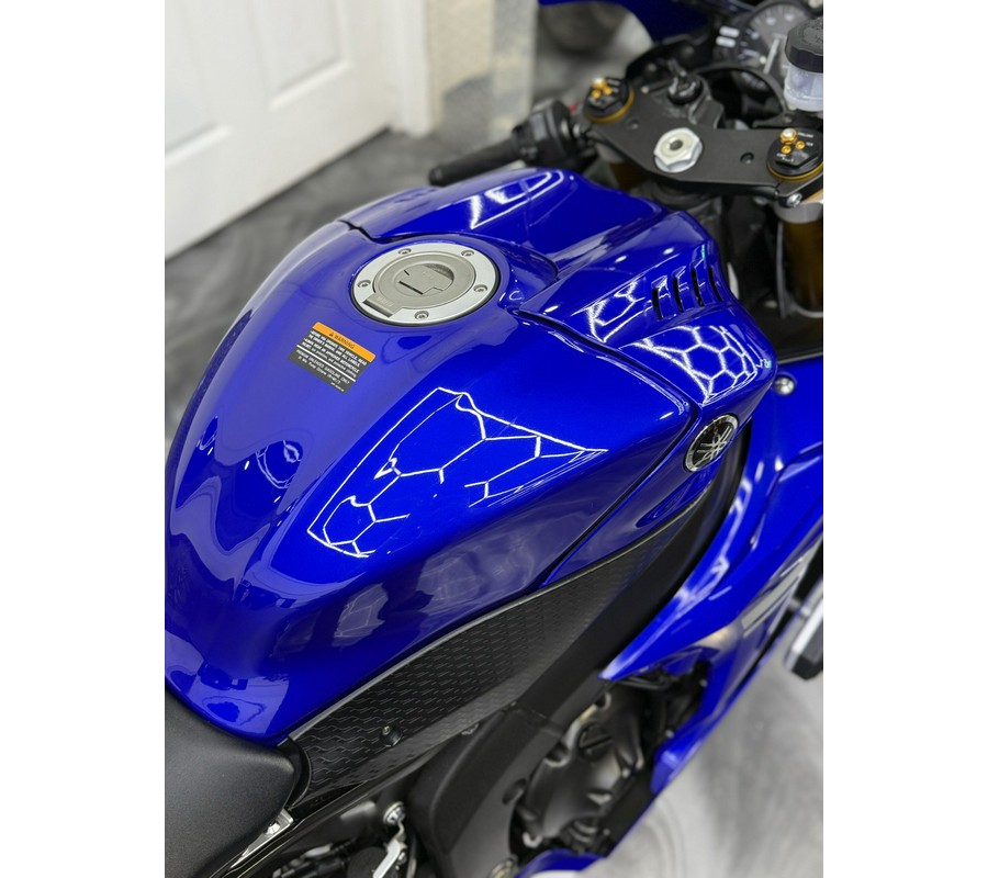 2017 Yamaha R6 With only 4500 Miles In Mint Condition / Leo vince Exhaust