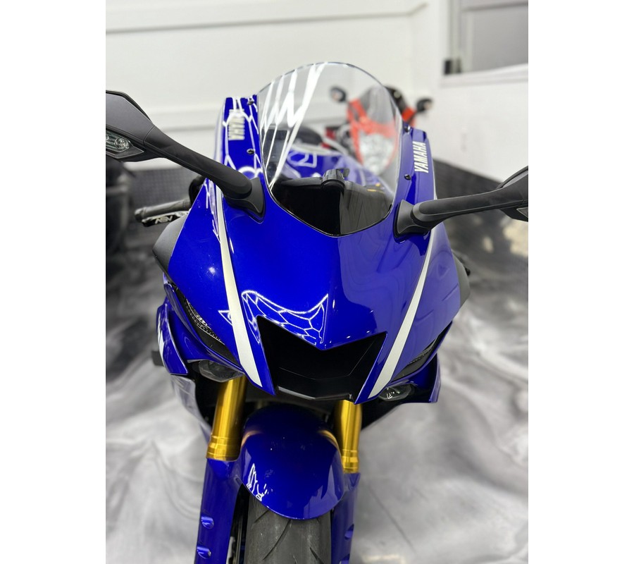 2017 Yamaha R6 With only 4500 Miles In Mint Condition / Leo vince Exhaust