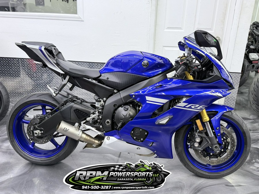 2017 Yamaha R6 With only 4500 Miles In Mint Condition / Leo vince Exhaust