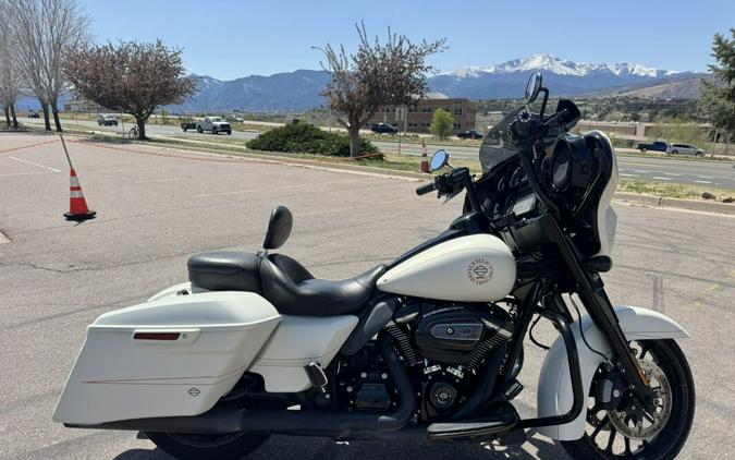 2018 Harley-Davidson® Street Glide® Special