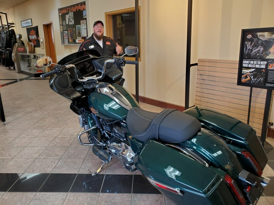 2024 Harley-Davidson Road Glide™ Alpine Green