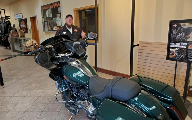 2024 Harley-Davidson Road Glide™ Alpine Green