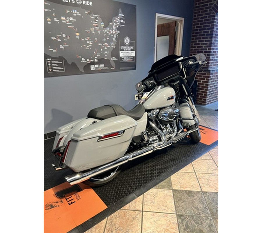 2025 Harley-Davidson FLHX - Street Glide