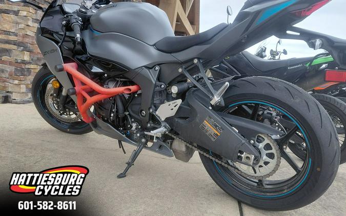 2025 Kawasaki Ninja® ZX™-6R Base