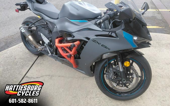 2025 Kawasaki Ninja® ZX™-6R Base