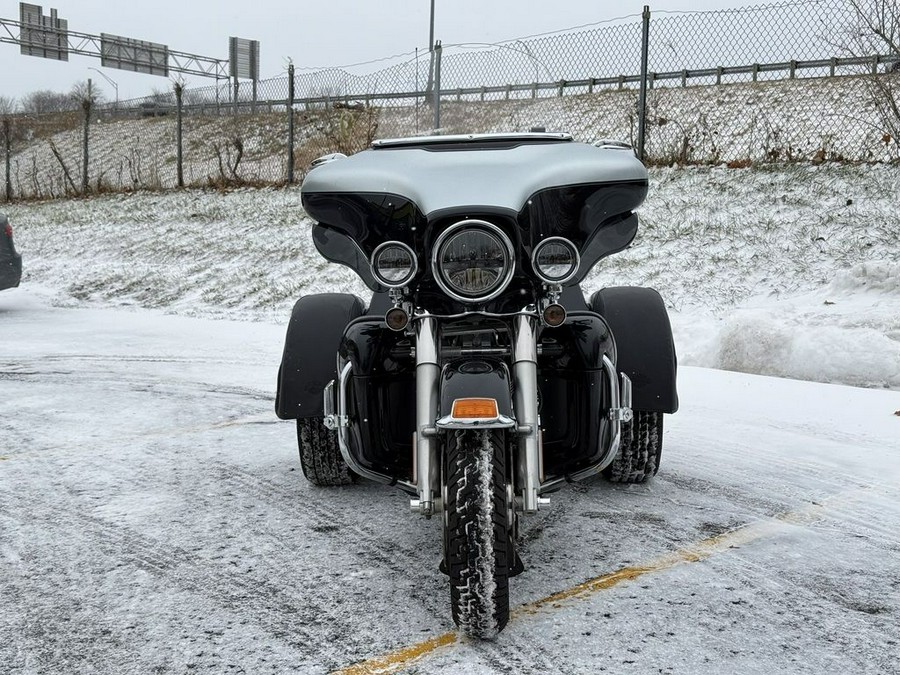 2013 Harley-Davidson® FLHTCUTG - Tri Glide® Ultra Classic®