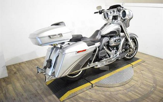 2019 Harley-Davidson FLHTCU Electra Glide Ultra Classic