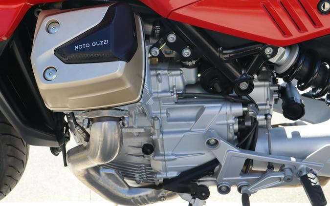 2023 Moto Guzzi V100 Mandello