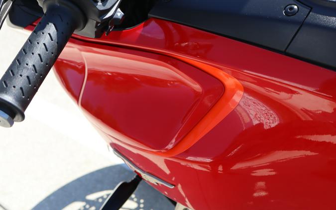 2023 Moto Guzzi V100 Mandello