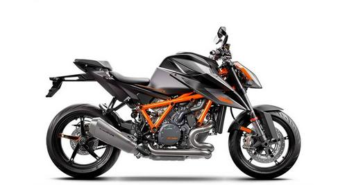 2020 KTM 1290 Super Duke R Review (19 Fast Facts)