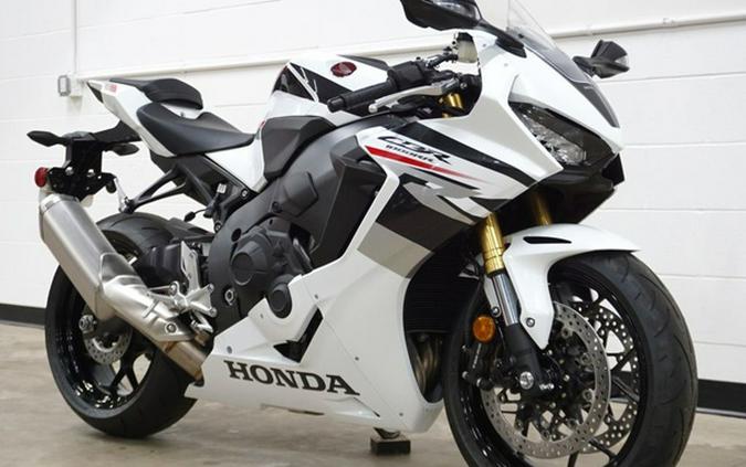 2026 Honda CBR1000RR-R Fireblade SP