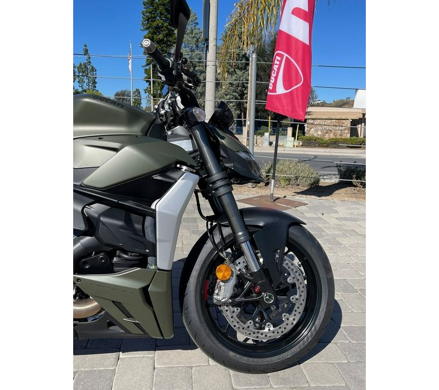 2024 Ducati Streetfighter V2 Storm Green