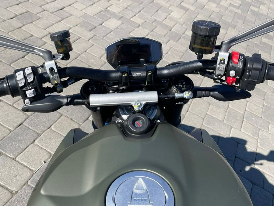 2024 Ducati Streetfighter V2 Storm Green