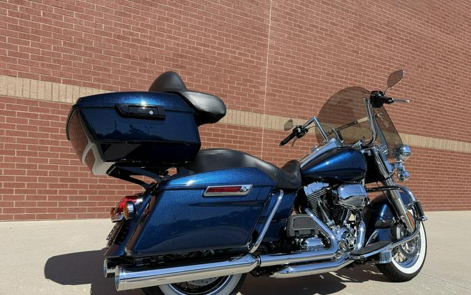 2014 Harley-Davidson® Road King® Big Blue Pearl