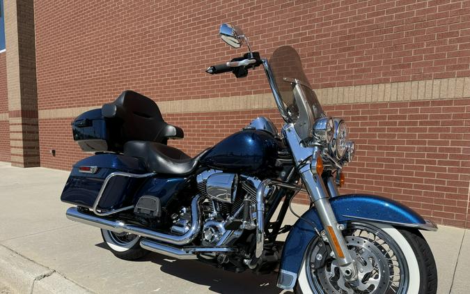 2014 Harley-Davidson® Road King® Big Blue Pearl