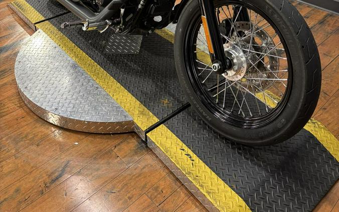 2014 Harley-Davidson® Street Bob® BLACK