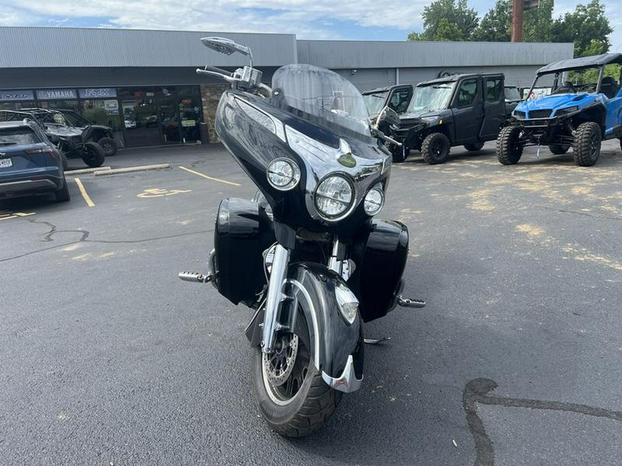 2017 Indian Motorcycle® Roadmaster® Thunder Black