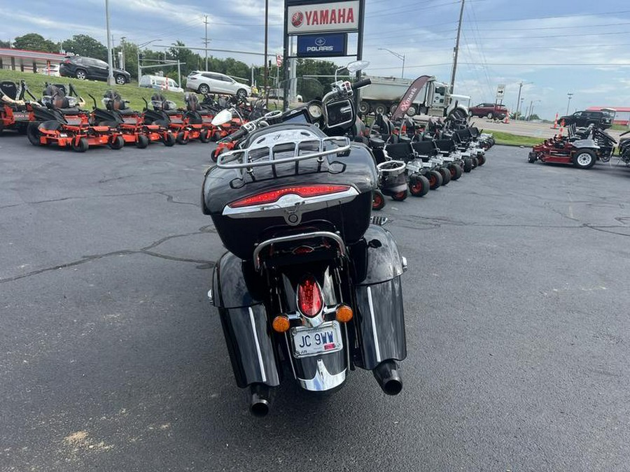 2017 Indian Motorcycle® Roadmaster® Thunder Black
