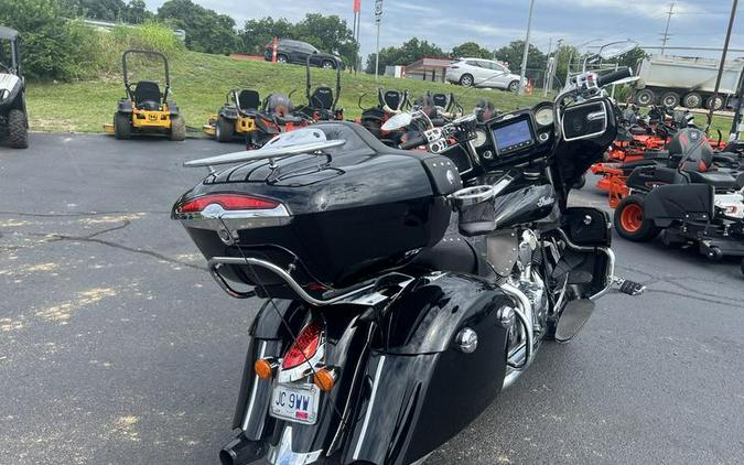 2017 Indian Motorcycle® Roadmaster® Thunder Black