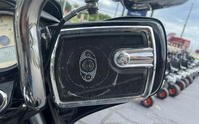 2017 Indian Motorcycle® Roadmaster® Thunder Black