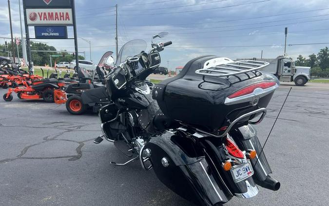 2017 Indian Motorcycle® Roadmaster® Thunder Black