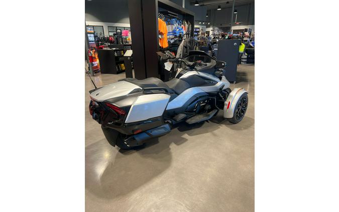 2023 Can-Am SPYDER RT