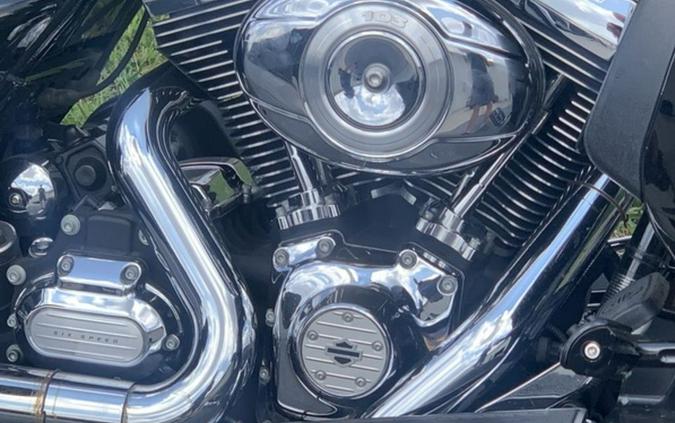 2013 Harley-Davidson® FLHTCU - Electra Glide® Ultra Classic®