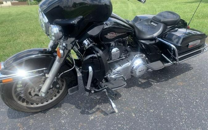 2013 Harley-Davidson® FLHTCU - Electra Glide® Ultra Classic®