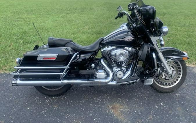 2013 Harley-Davidson® FLHTCU - Electra Glide® Ultra Classic®