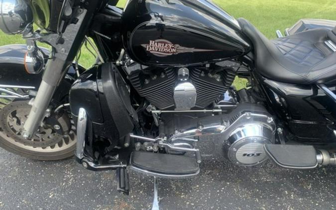 2013 Harley-Davidson® FLHTCU - Electra Glide® Ultra Classic®