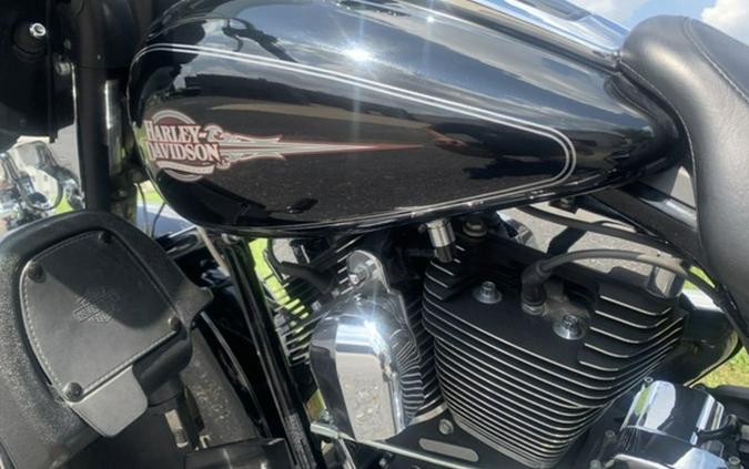 2013 Harley-Davidson® FLHTCU - Electra Glide® Ultra Classic®