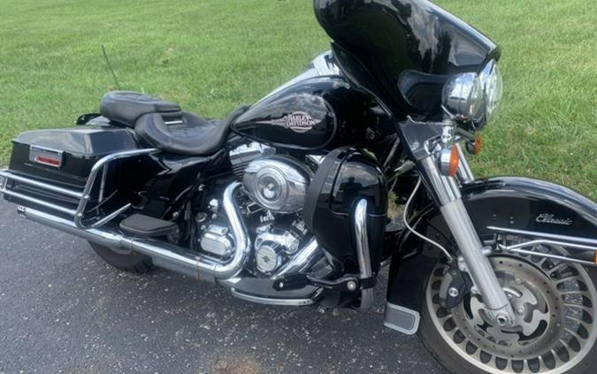 2013 Harley-Davidson® FLHTCU - Electra Glide® Ultra Classic®