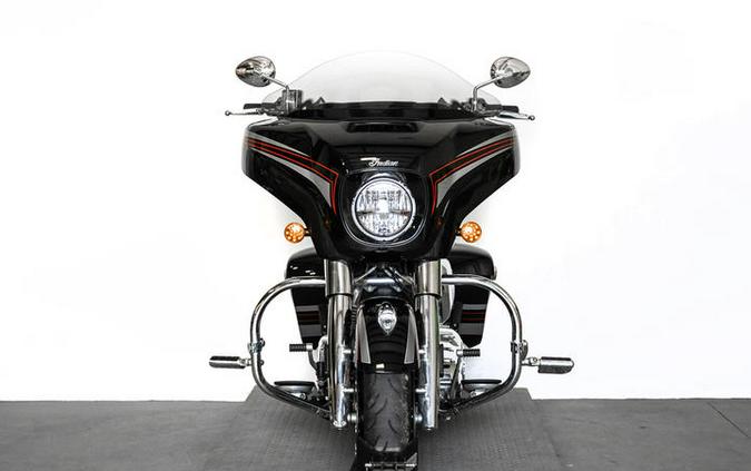 2020 Indian Motorcycle® Chieftain® Limited Thunder Black w/Graphics