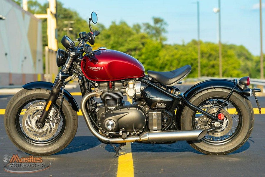 2022 Triumph Bonneville Bobber Cordovan Red