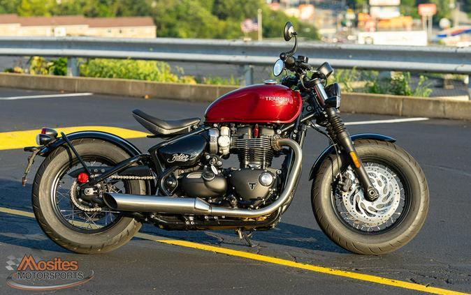 2022 Triumph Bonneville Bobber Cordovan Red