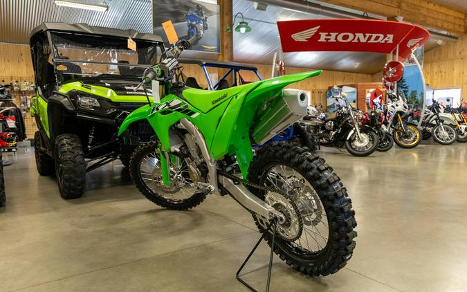 2025 Kawasaki KX™450 - LIME GREEN